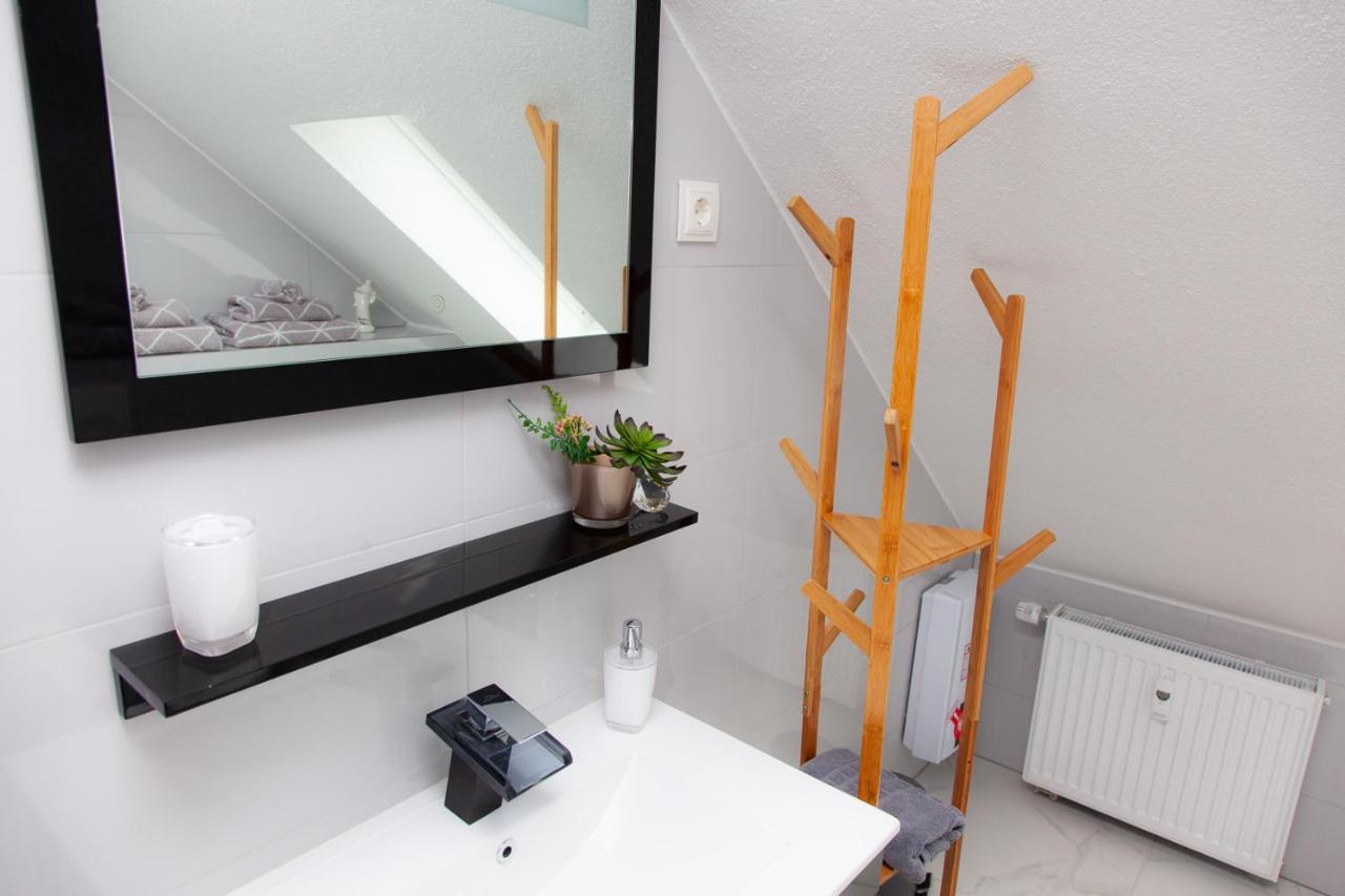 T&K Apartments Near Messe Fair Trade Duesseldorf Und Airport 3A Дуйсбург Екстериор снимка