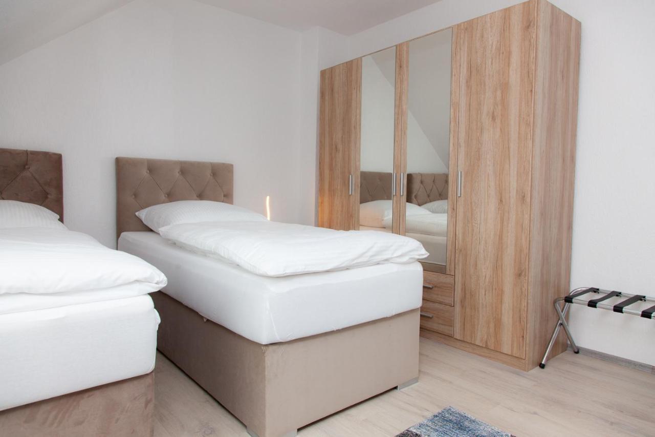 T&K Apartments Near Messe Fair Trade Duesseldorf Und Airport 3A Дуйсбург Екстериор снимка